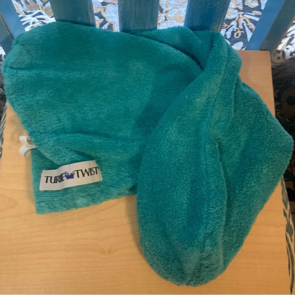 Turbie Twist microfiber, lightweight hair towel. *NWOT*
